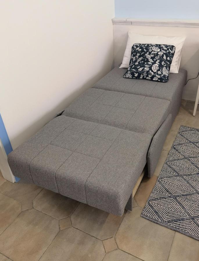 Lara Deluxe Superior 5 Star Apartment, Your Piece Of Heaven By The Sea & Park Новиград Екстериор снимка